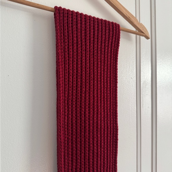 Taylor Swift All Too Well Red Knit Scarf - Picture 4 of 4